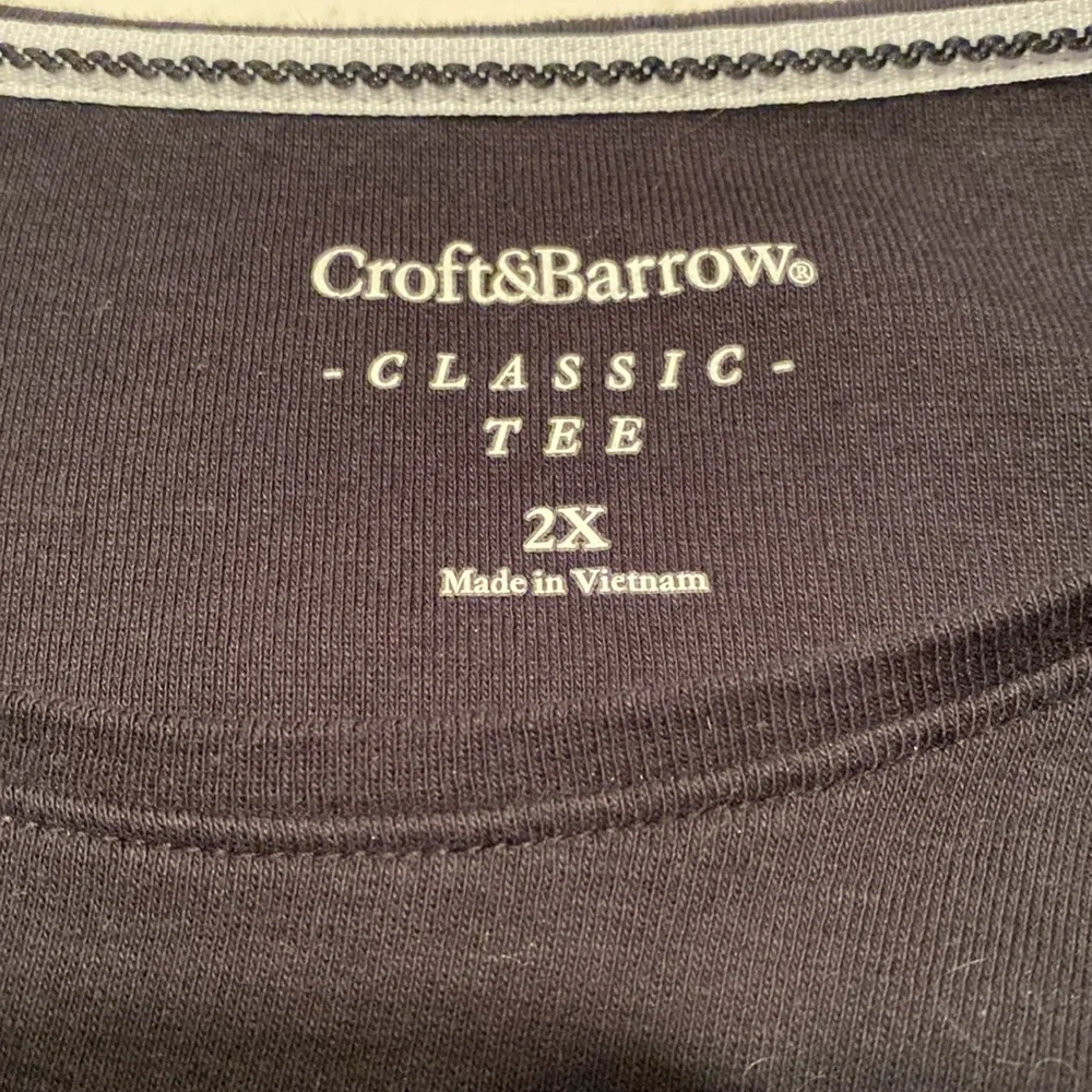 Croft&Barrow Black T-shirt - Picture 2 of 4